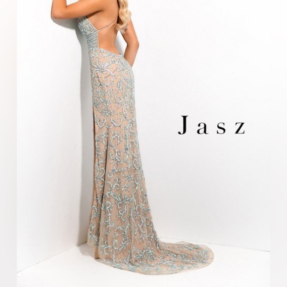 Prom Dress - Picture 2 of 5